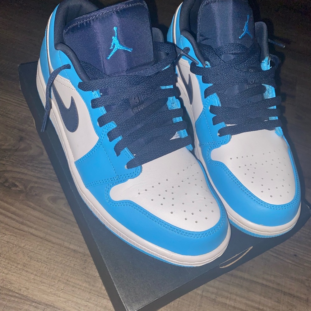 Jordan 1 lows unc, size:10.5men